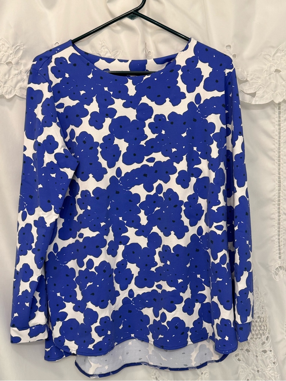 Mahi gold Chatham cloth Blue Floral Long-Sleeve Women’s Top